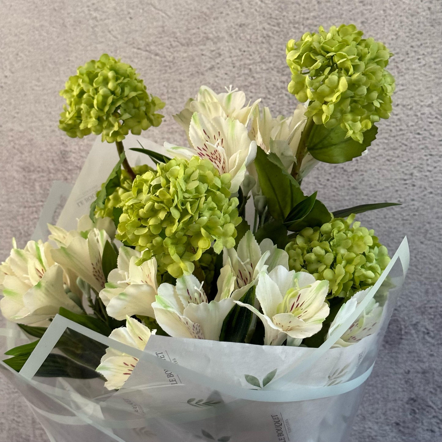 Ramo copos y astromelias