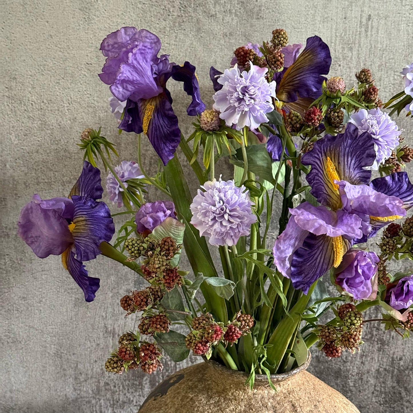 Arreglo lirios morados